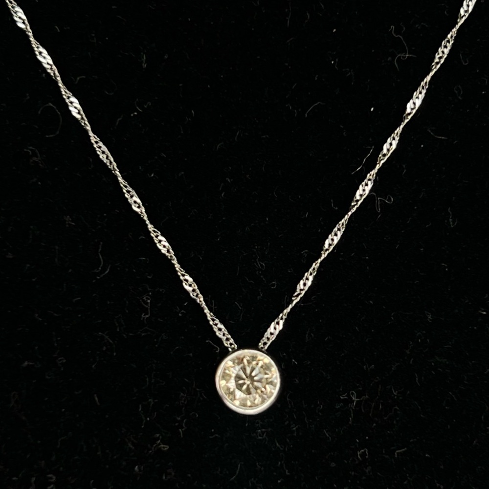 No Brand 0.4 CTW Platinum Bezel Diamond Pendant Necklace